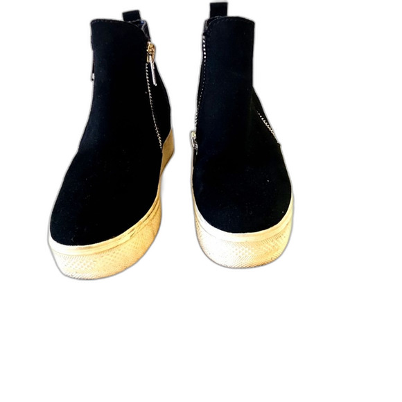 STEVE MADDEN BOOTS - Picture 3 of 9